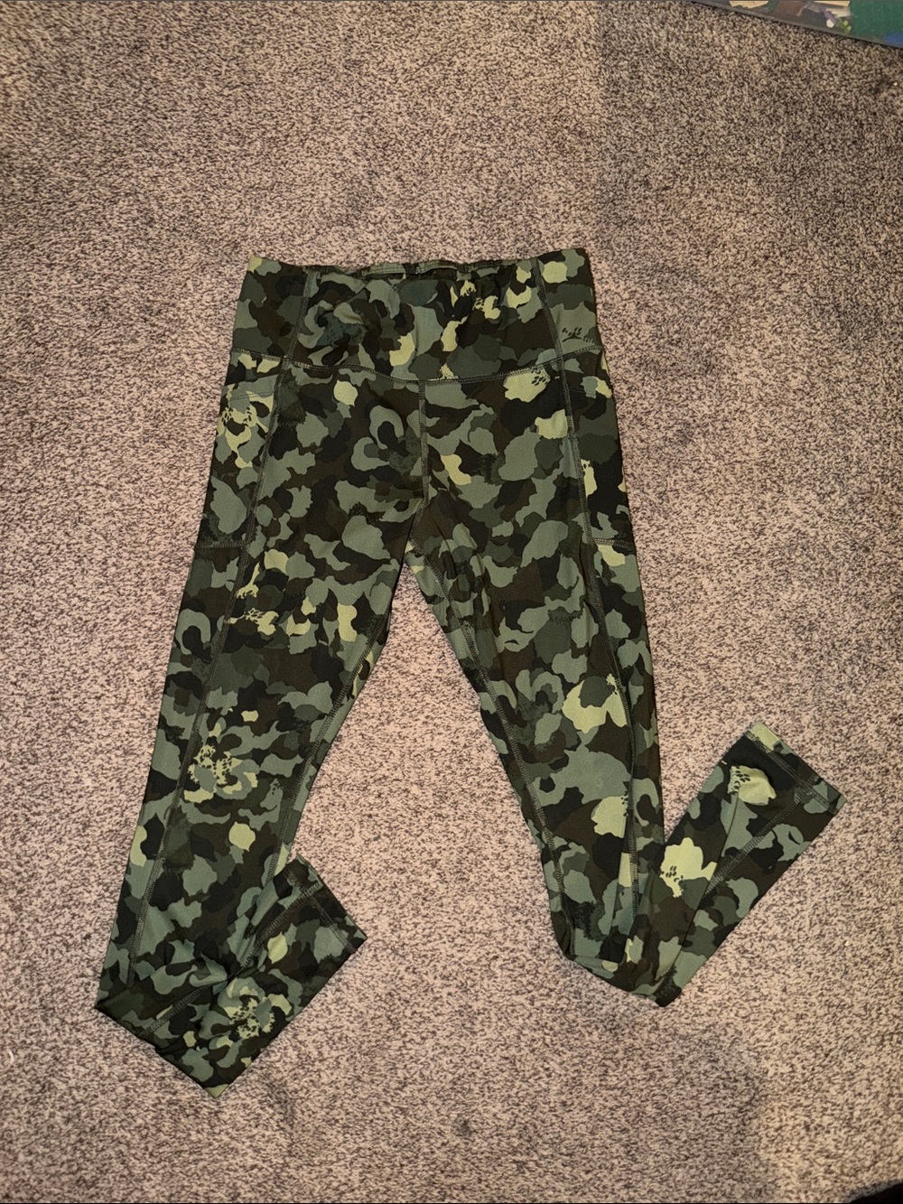 Camo leggings w/ pockets long